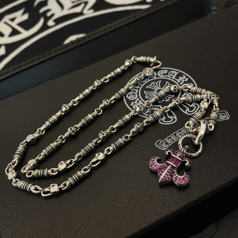 Ch*0me He**ts necklaces